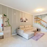 Дом отдыха Stairs To Happiness